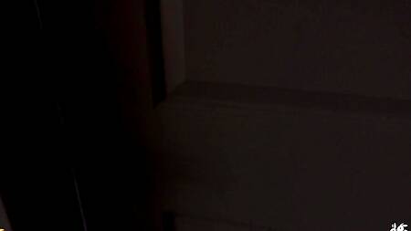 Босс на работе страстно трахает татуированную секретаршу