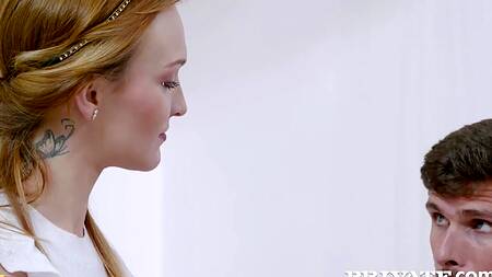 Худышка занимается сексом вместо йоги