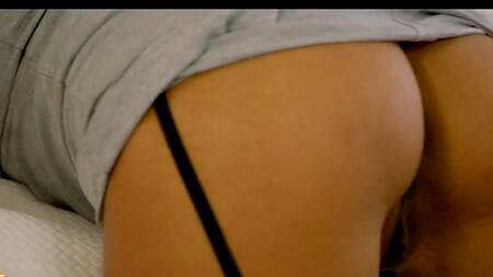 Жена наблюдает как муж трахает двух белокурых красоток