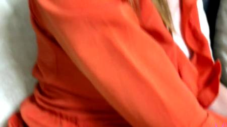 Пацан пялит пьяную сучку и снимает на камеру крупным планом