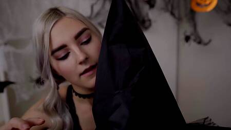 Отымел и кончил на лицо молодой русской блондинке