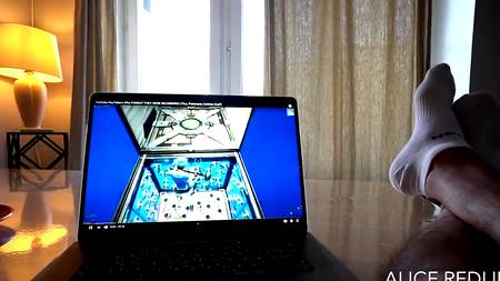 Жаркое порно от первого лица с очаровательной блондинкой