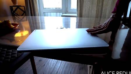 Жаркое порно от первого лица с очаровательной блондинкой