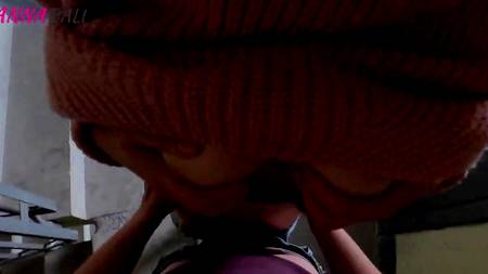 Оприходовал сводную сестру в подъезде и мощно кончил ей на попку