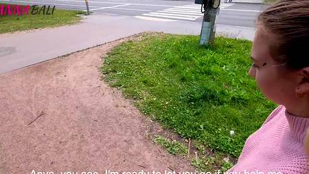 Оприходовал сводную сестру в подъезде и мощно кончил ей на попку