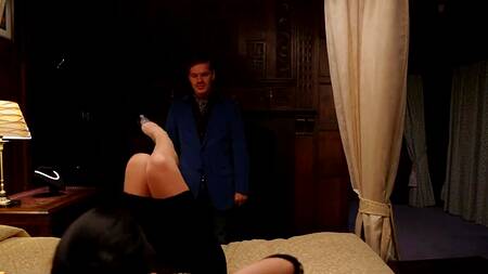 Шикарная милфа приводит к себе молодого любовника для секса