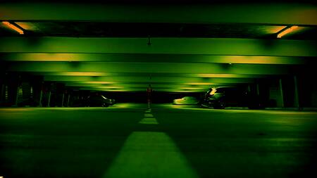 Близкие подруги во время ЖМЖ получают первый анальный опыт