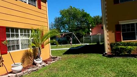 Кофе сосед не приготовил, зато страстно поимел худышку