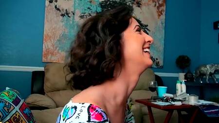 Кофе сосед не приготовил, зато страстно поимел худышку