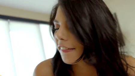 Сестра увидела что брат трахает её подругу и присоединилась к ним