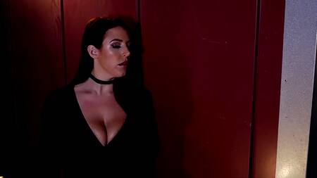 Журналистка страстно ебется с информатором, чтобы получить данные