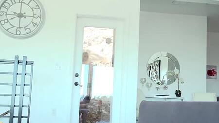 Ебет белокурую красотку Jules Jordan и снимает видео от первого лица