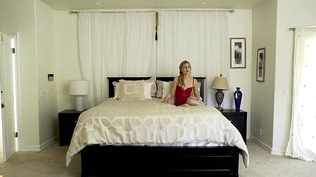 Красивая блондинка изменяет мужу с бруталом