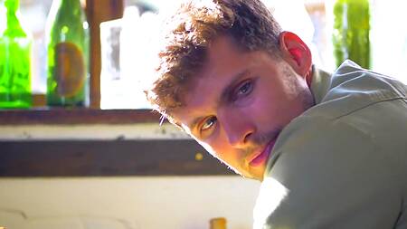 Развратная полкупальница отдается продавцу в очко в магазине