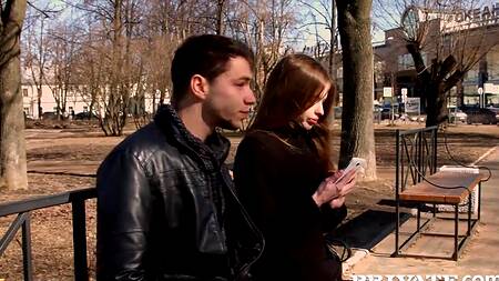 Привел к себе худенькую студентку и нежно её трахнул