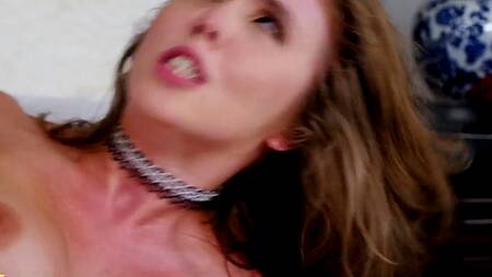 Негр застает сочную подругу за дрочкой и трахает её