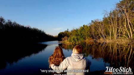 Русская парочка занимается сексом у речки на природе