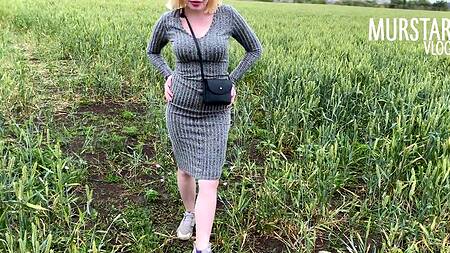 Секс на улице с обворожительной сиськастой русской телкой