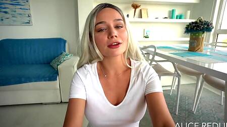 Головокружительный оральный секс от первого лица с шикарной Alice Redlips