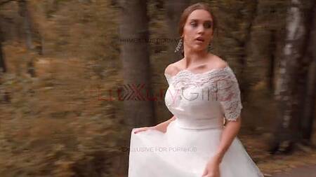 Сбежала со свадьбы чтоб оказаться на члене незнакомого парня