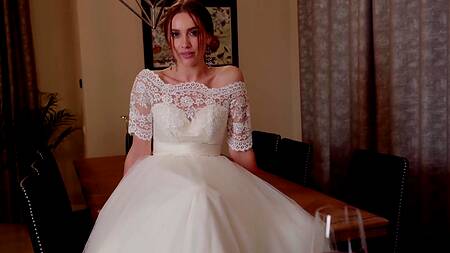 Сбежала со свадьбы чтоб оказаться на члене незнакомого парня