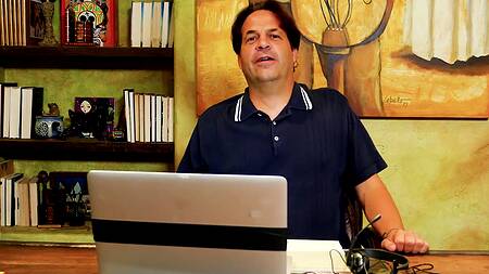 Муж установил дома скрытые камеры и стал свидетелем измены жены