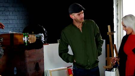 Парень в VR очках жарко ебет страстную блондинку