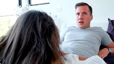 Жених трахает невесту и её подругу по очереди