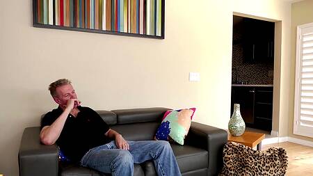 Загорелая Brooklyn Chase с большими дойками дает в жопу