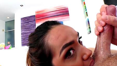 Красотка в красном белье отдается в жопу после глубокого минета