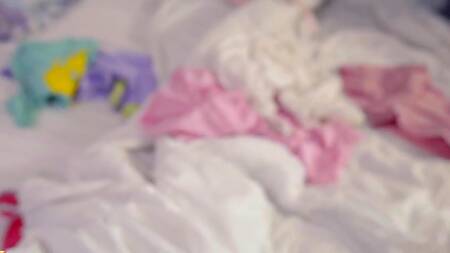 Подсмотрел за сводной сестрой и её подругой и трахнул обеих