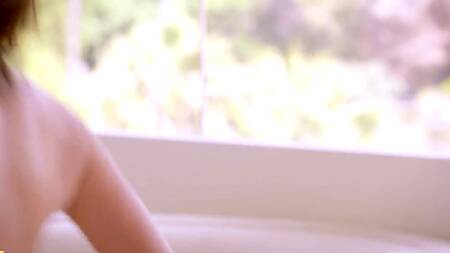 Крепкие мужики оприходовали с двух сторон безотказную сучку