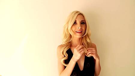 Огромный хуй негра в узенькой пизде Piper Perri