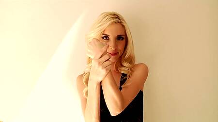 Огромный хуй негра в узенькой пизде Piper Perri