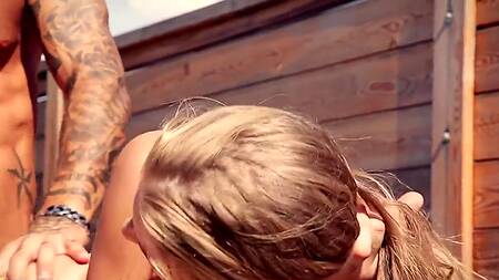 Двойное проникновение от жары не спасает, но дарит оргазм