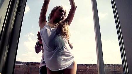 Двойное проникновение от жары не спасает, но дарит оргазм