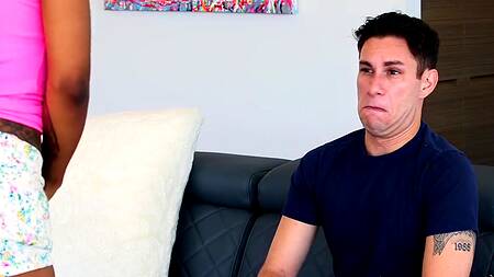 Трахает темнокожую подругу после того как её бросил парень