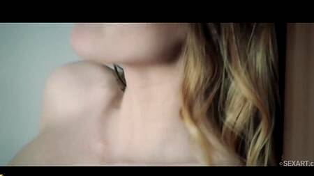 Влюбленная пара после оральной прелюдии занимается нежным сексом