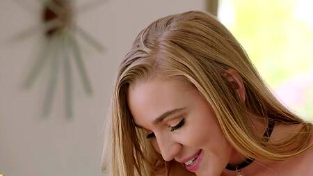 Красотка Kendra Sunderland соблазняет парня подруги на секс