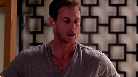 Страстная пара ссорится и занимается бурным сексом