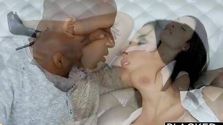 Зрелая красотка Anissa Kate отдается негру в жопу