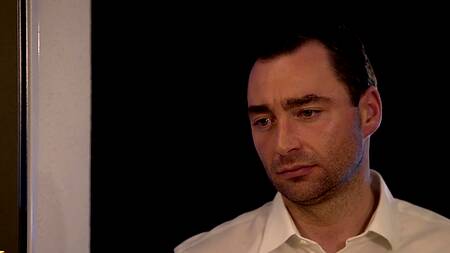 Муж приводит любовника, чтобы тот трахал очаровательную жену