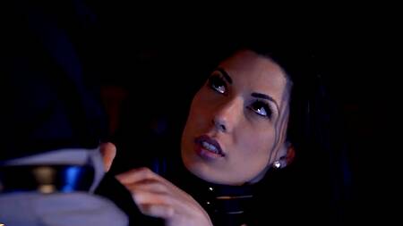 Муж приводит любовника, чтобы тот трахал очаровательную жену