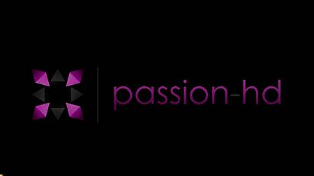 Босс застает секретаршу за дрочкой и угощает её членом