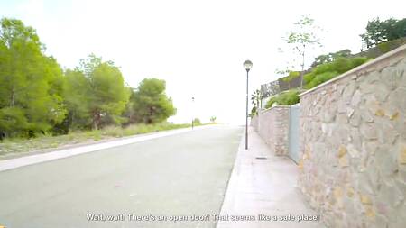 Спортивная телка после пробежки соглашается на еблю