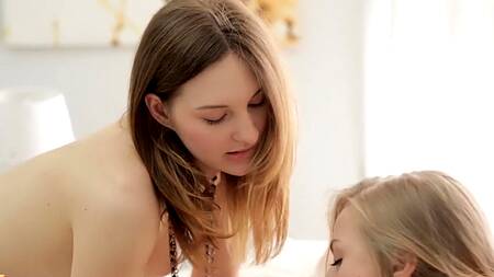 Русским подружкам захотелось попробовать ЖМЖ