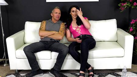 Mandy Muse с красивой жопой трахается на кастинге