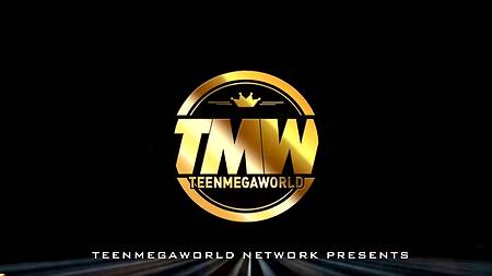 Худышка с утра надевает сексуальное белье и соблазняет любимого