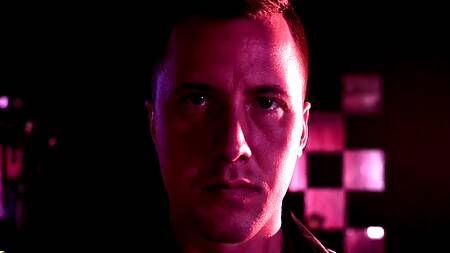 Жаркая стриптизерша анально ублажает щедрого клиента