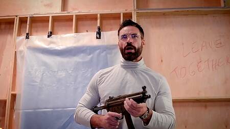 Mia Malkova обезоруживает мужика ради анальной ебли